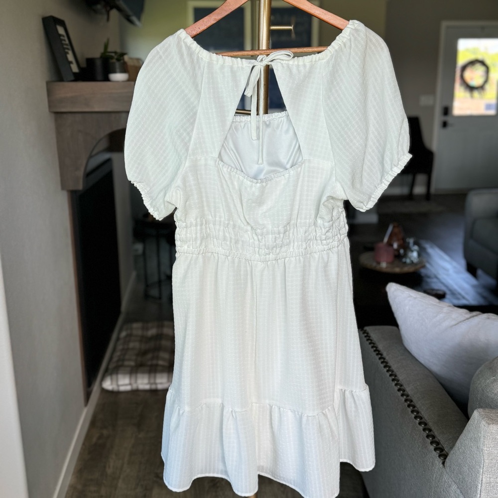 Maurices White Back Keyhole Puff Sleeve Mini Dress with Smocked Waist - Large - Picture 4 of 9
